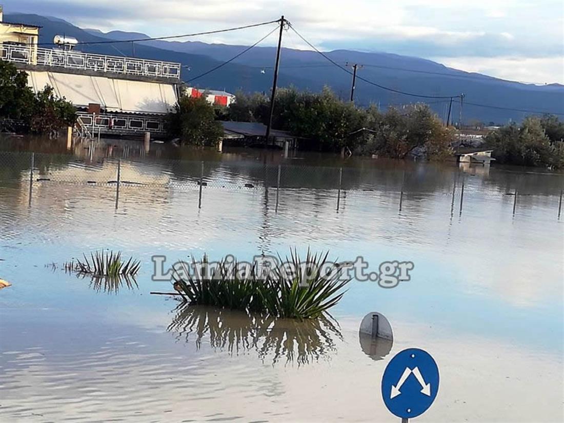 Κόμμα - Λαμία - πλημμύρες - διάσωση κατοίκων