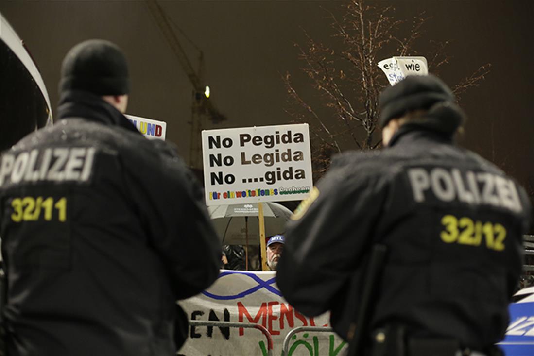 AP - Γερμανία - Λειψία - συγκέντρωση διαμαρτυρίας - Pegida - ισλάμ - πρόσφυγες