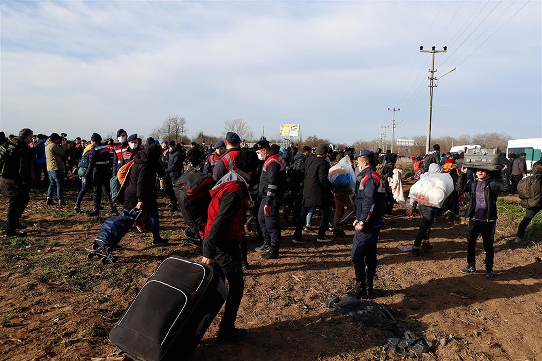 AP - Μετανάστες - σύνορα - Ελλάδα - Τουρκία