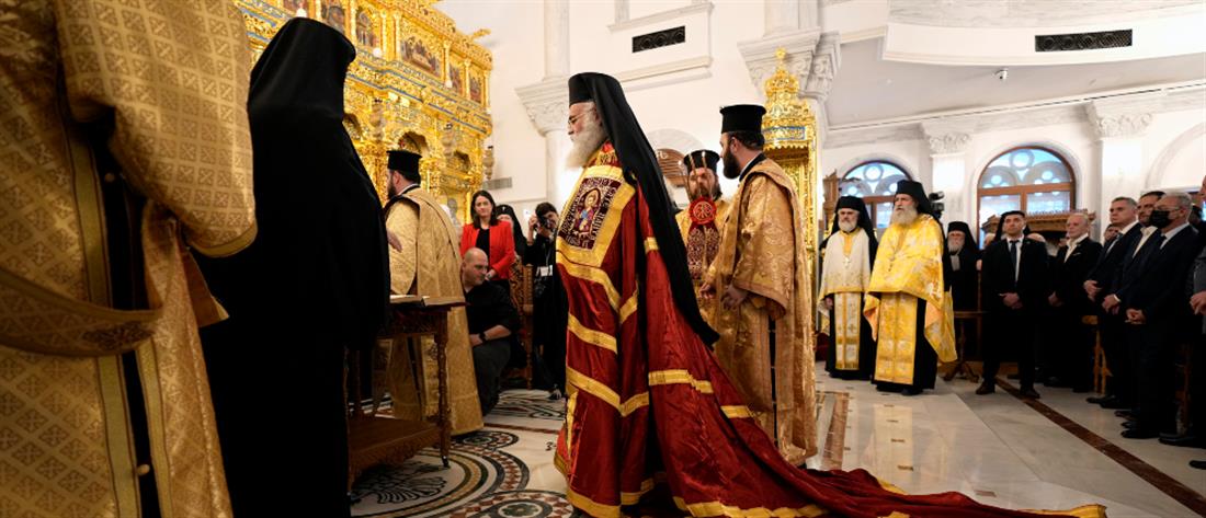 Αρχιεπίσκοπος Κύπρου: Μεγαλοπρέπεια και μηνύματα στην ενθρόνισή του (εικόνες)