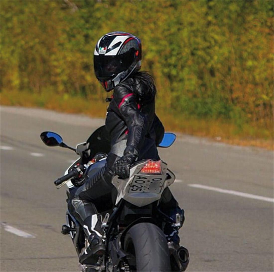 Τροχαίο δυστύχημα - Olga Pronina - ακροβατικά - μοτοσικλέτες