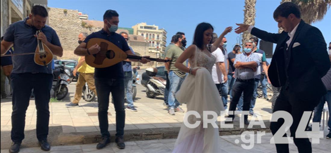 Κρήτη - Ηράκλειο - γάμος - διαμαρτυρία - άτομα
