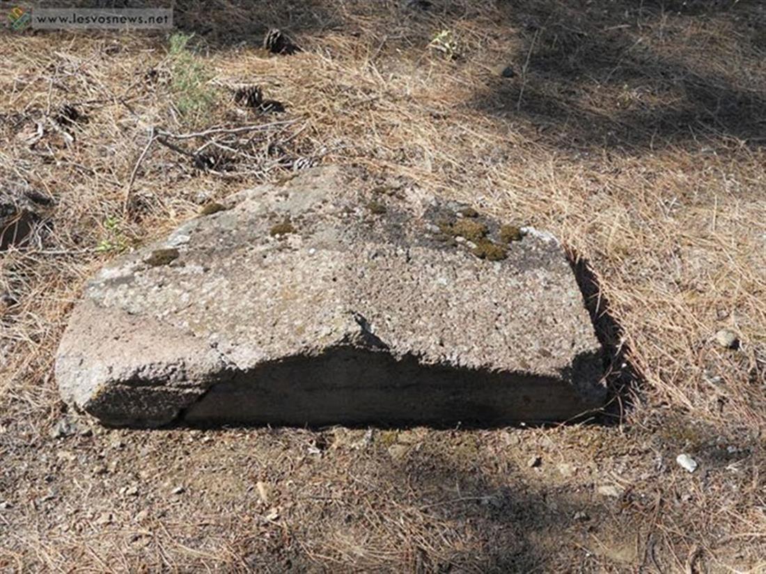 τμήμα ταφικού μνημείου - ανακάλυψαν - πρόσκοποι - Μυτιλήνη