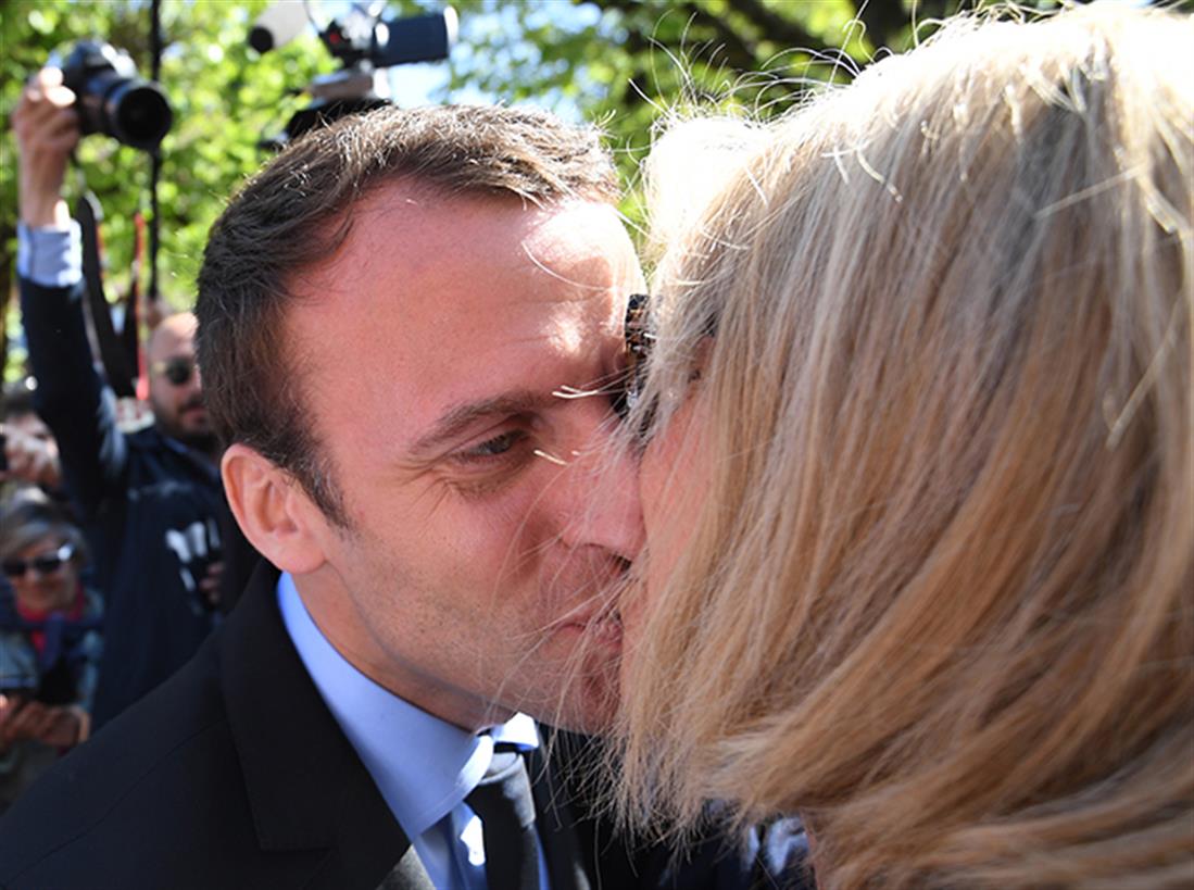 AP - Brigitte Trogneux - Μπριζίτ Τρονιέ - Emmanuel Macron - Εμανουέλ Μακρόν - σύζυγος