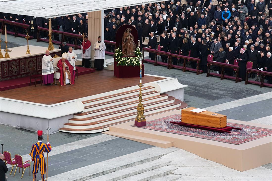 AP - Πάπας Βενέδικτος - Κηδεία