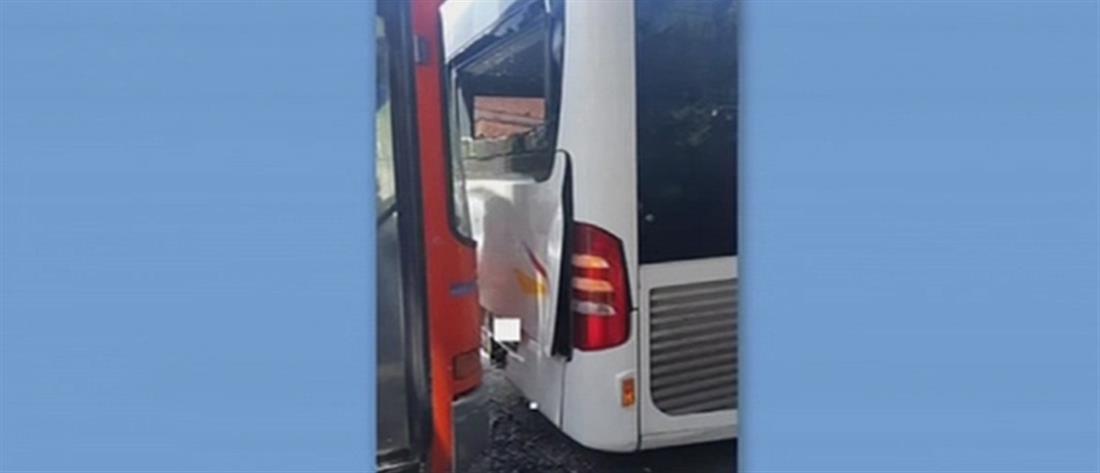 Λεωφορεία του ΟΑΣΘ συγκρούστηκαν μεταξύ τους (βίντεο)