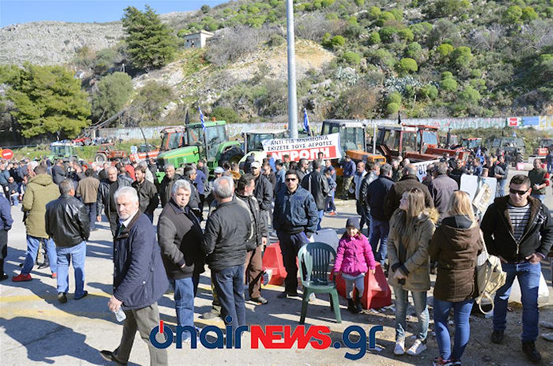 Αιτωλοακαρνανία - γέφυρα Ευήνου - αγρότες - μπλόκο - διαμαρτυρία - τρακτέρ