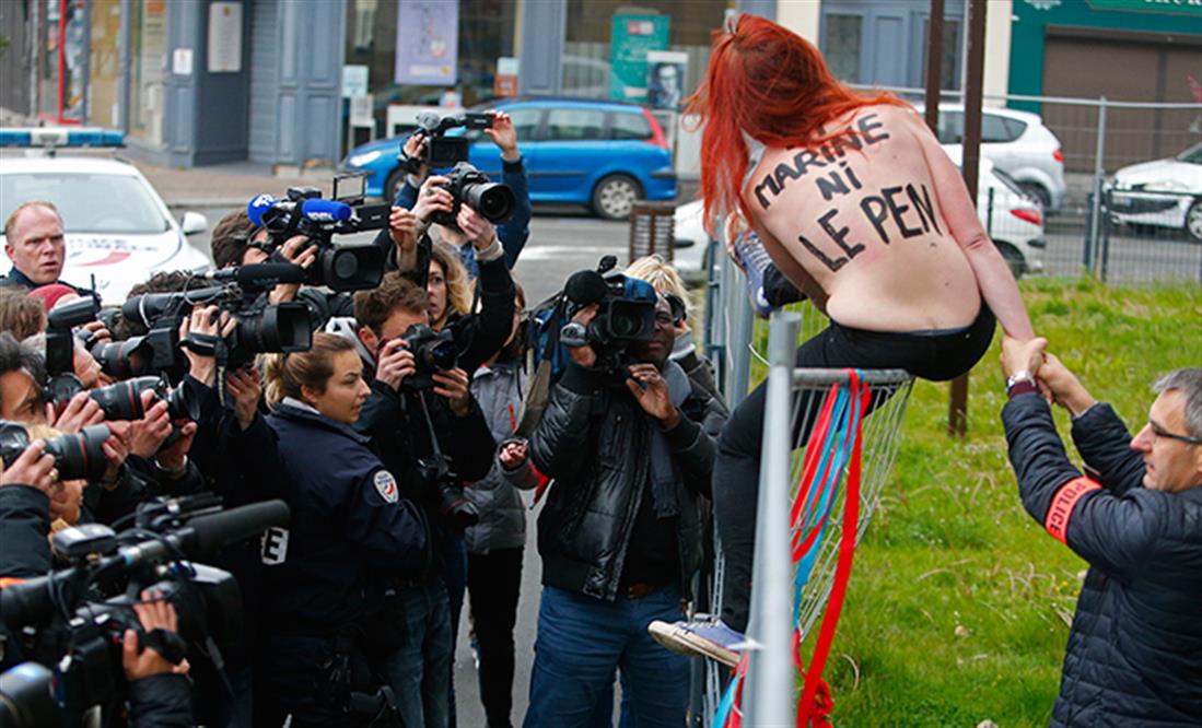 AP - Γαλλικές εκλογές - γυμνόστηθη - διαμαρτυρία - εκκλησία - Femen