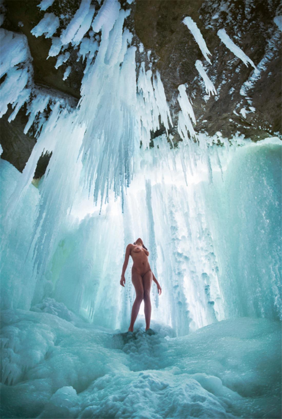 Φωτογράφος - Ryan McGinley - έκθεση φωτογραφίας - γυμνό - χειμώνας