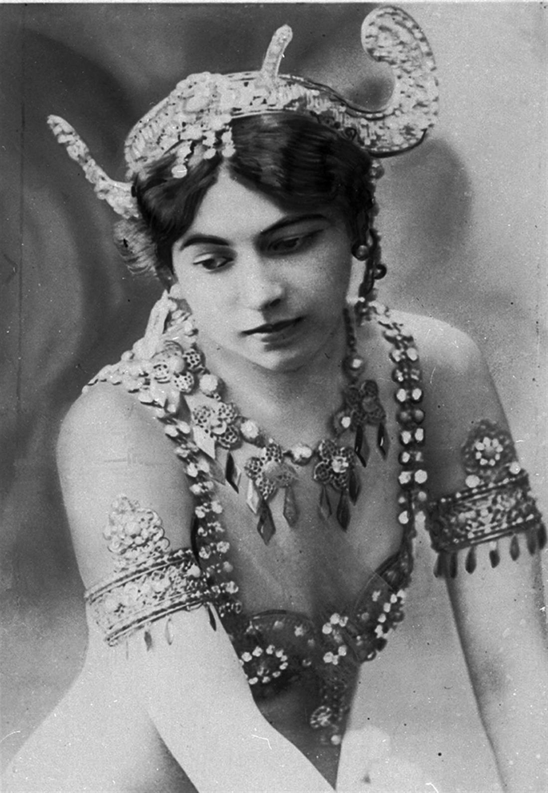 AP - Μάτα Χάρι - Mata Hari
