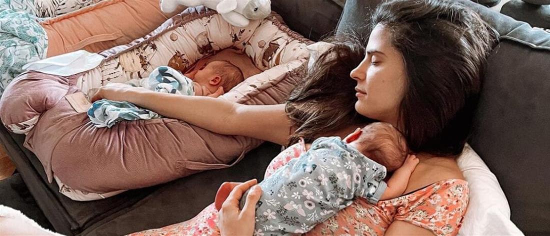 Χριστίνα Μπόμπα: η φωτογραφία την ώρα που θηλάζει τις κόρες της και οι δυσκολίες που αντιμετώπισε