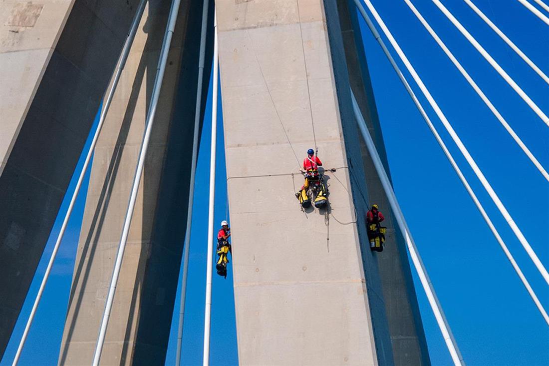 Γέφυρα Ρίου - Αντιρρίου - δομική παρακολούθηση - συντηρητές - αλπινιστές