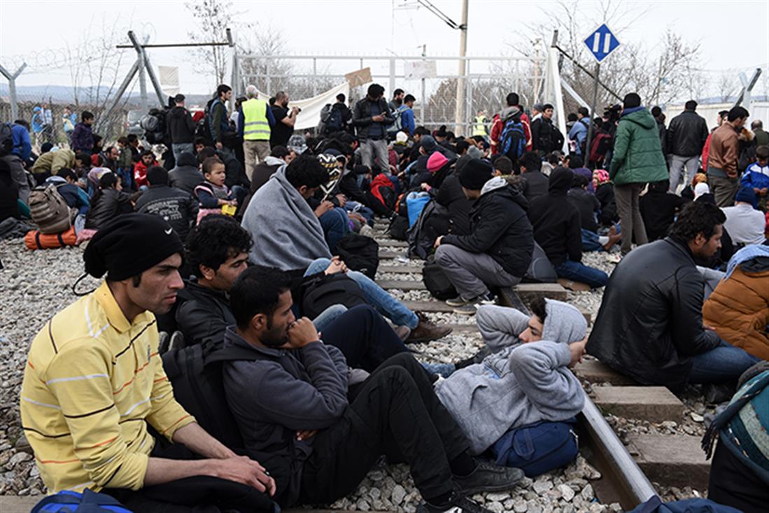 Ειδομένη - πρόσφυγες - γραμμές τραίνου