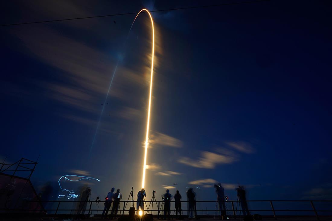 AP - SpaceX - διαστημική πτήση - πολίτες