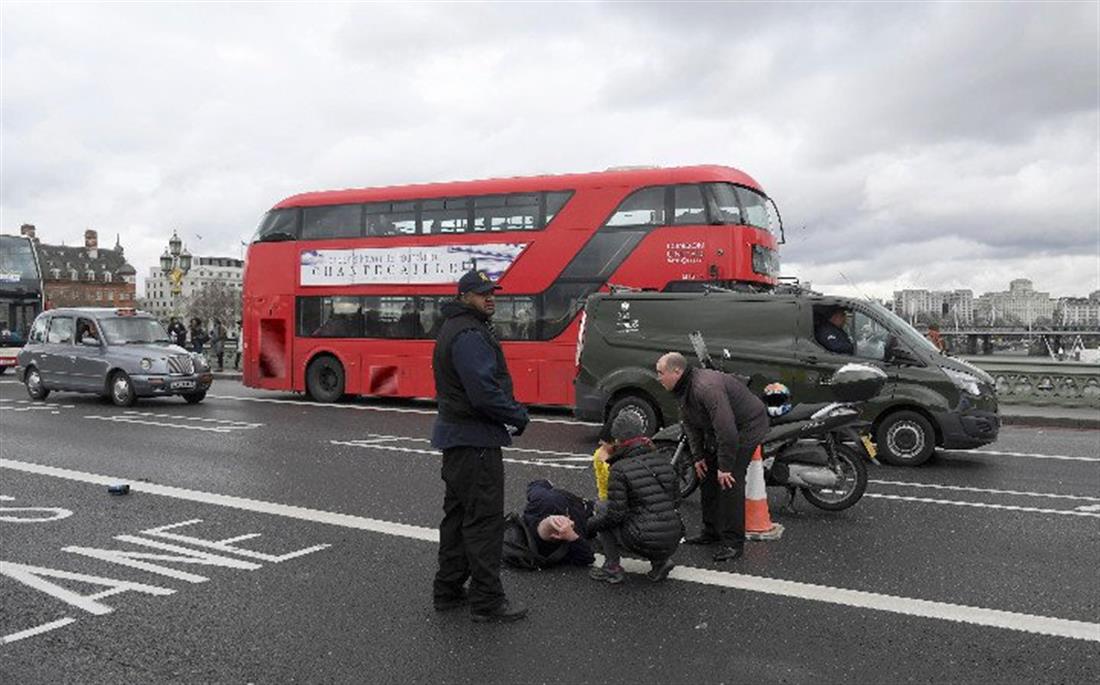 Αγγλία - τραυματίες - λεωφορείο - πυροβολισμοί - κοινοβούλιο