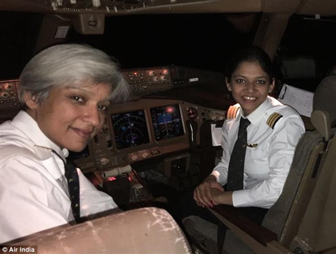 Air India - πρώτη πτήση - γυναικείο πλήρωμα