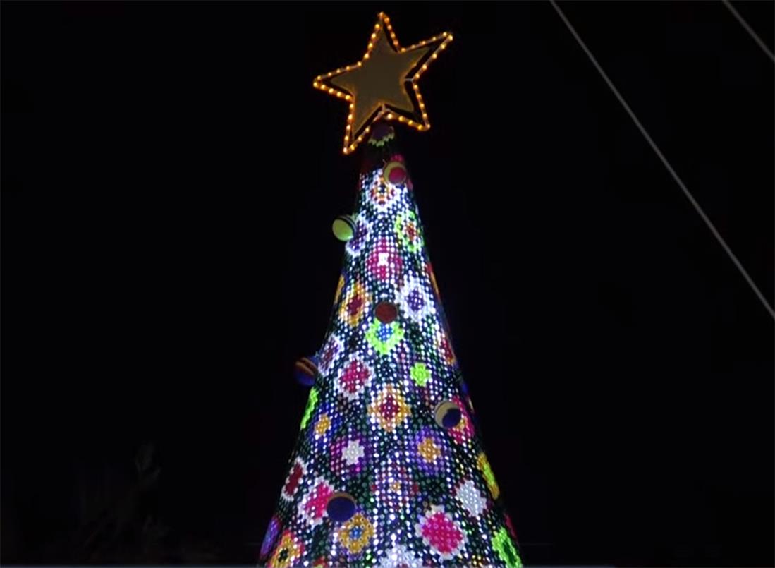 Πλεκτό Χριστουγεννιάτικο δέντρο - Ζάκυνθος