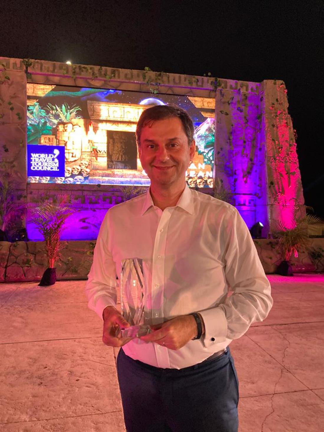 Βραβείο - Global Champion Award for COVID-19 Crisis Management - Χάρης Θεοχάρης - WTCC