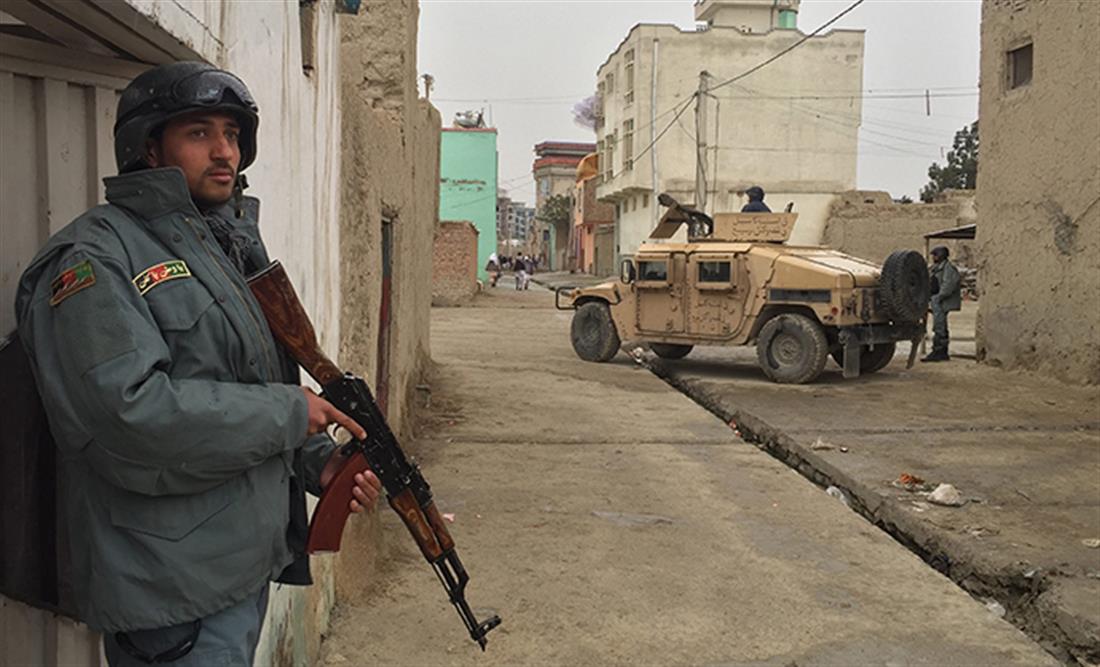Επίθεση - Αφγανιστάν - Ταλιμπάν - καμικάζι - Καμπούλ