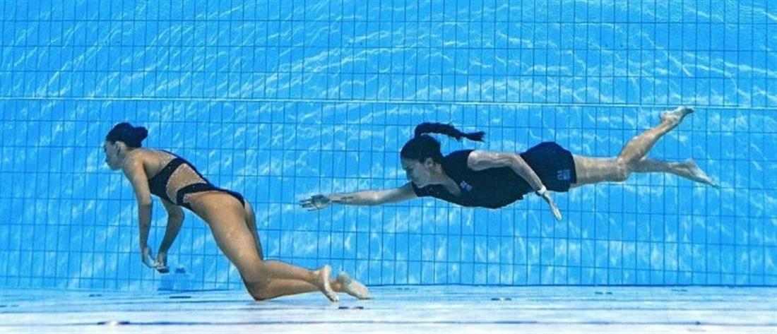 Αθλήτρια λιποθύμησε στην πισίνα, την έσωσε η προπονήτριά της (βίντεο)