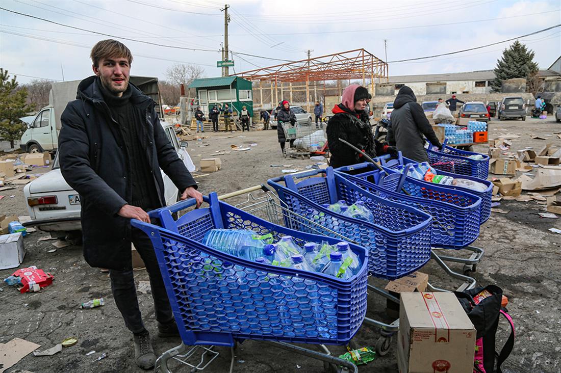 AP - πόλεμος - Ουκρανία - Μαριούπολη - καταστροφές