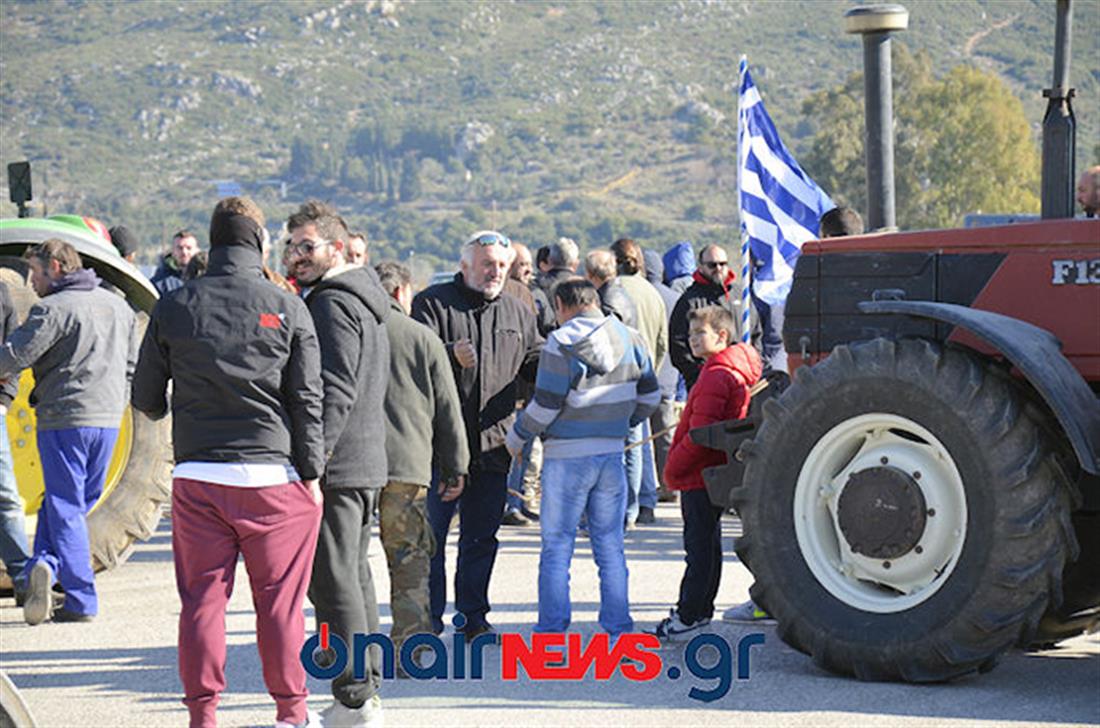 Αιτωλοακαρνανία - γέφυρα Ευήνου - αγρότες - μπλόκο - διαμαρτυρία - τρακτέρ