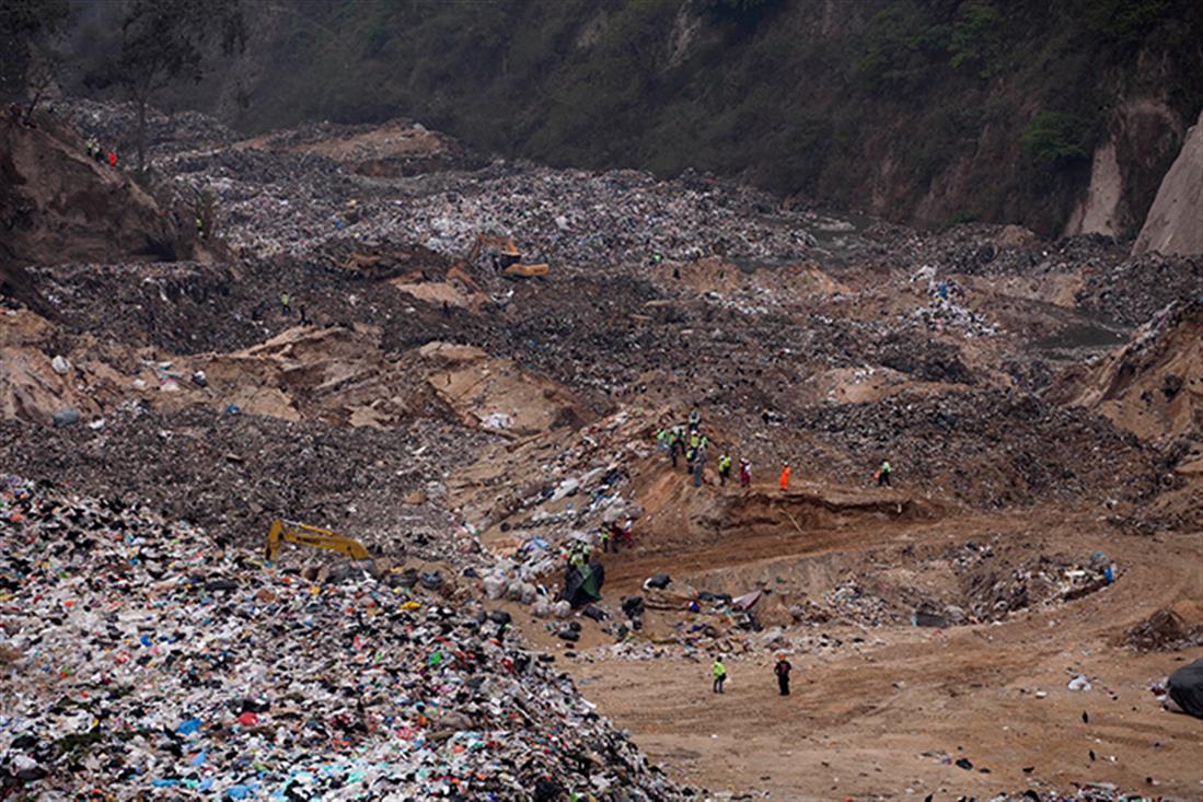 AP - Νεκροί - αγνοούμενοι - κατάρρευση - σκουπιδότοπος - Γουατεμάλα