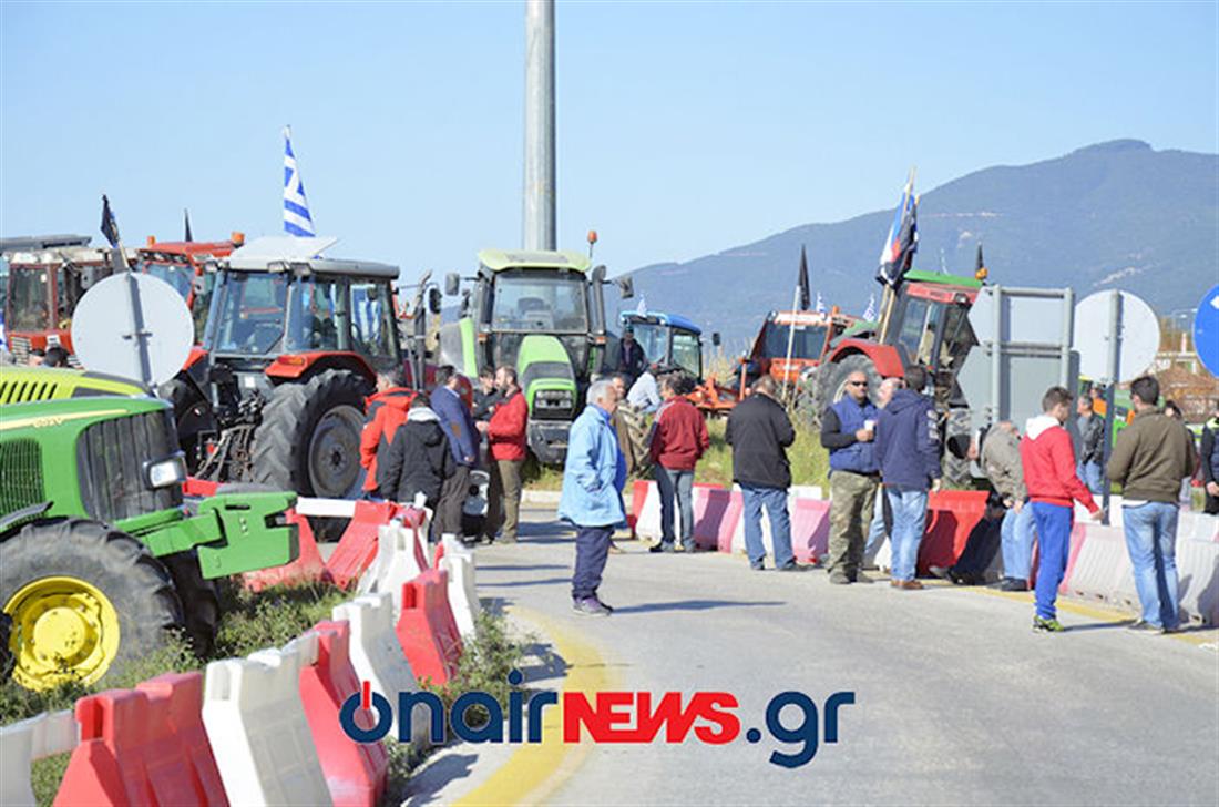 Αιτωλοακαρνανία - γέφυρα Ευήνου - αγρότες - μπλόκο - διαμαρτυρία - τρακτέρ