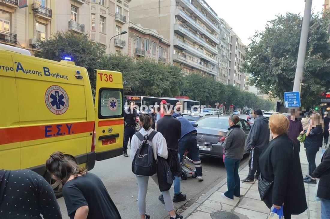 Θεσσαλονίκη - κόρη - πατέρας - κρεμάστηκε από αυτοκίνητο