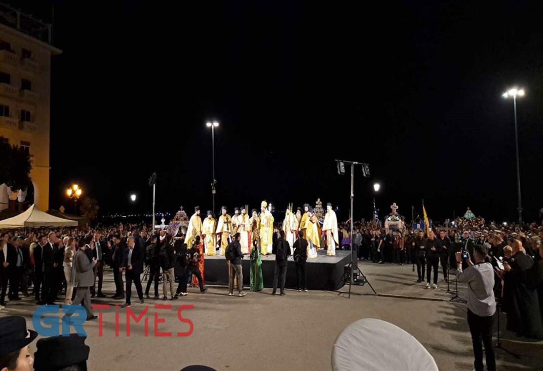 Θεσσαλονίκη: Στην πλατεία Αριστοτέλους για πρώτη φορά το αντάμωμα πέντε Επιταφίων