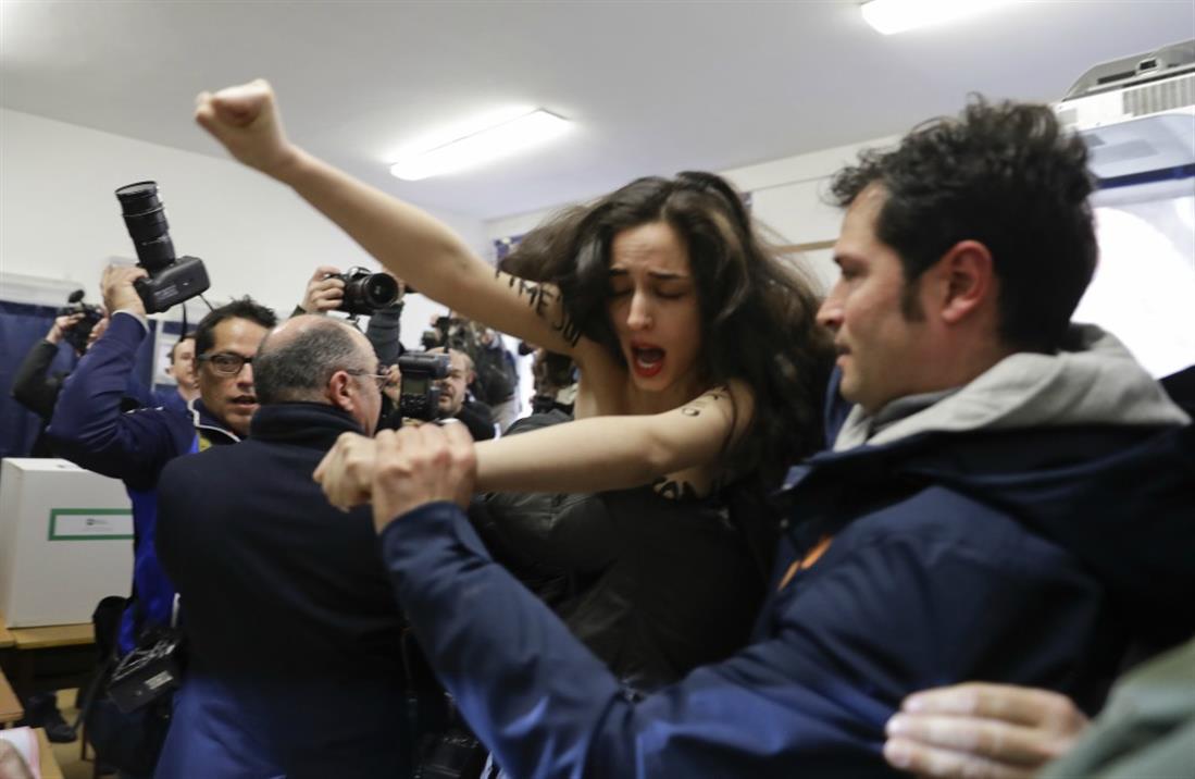 AP - Femen - Σίλβιο Μπερλουσκόνι - Ιταλία