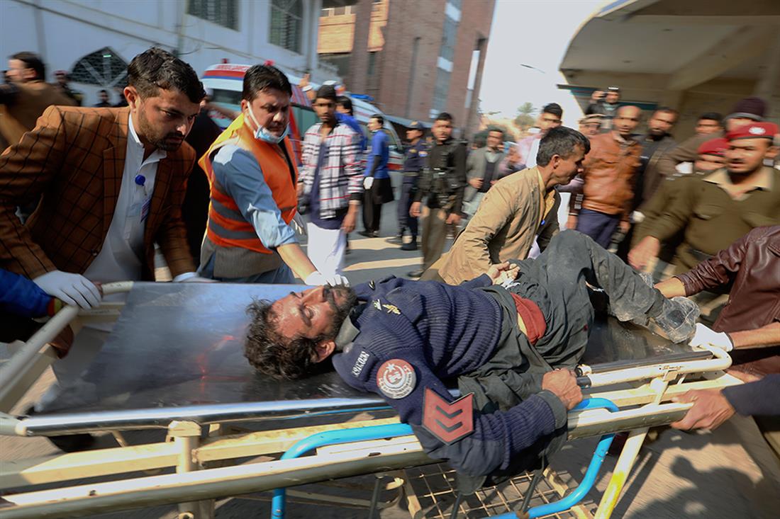 AP - Πακιστάν - έκρηξη σε τζαμί