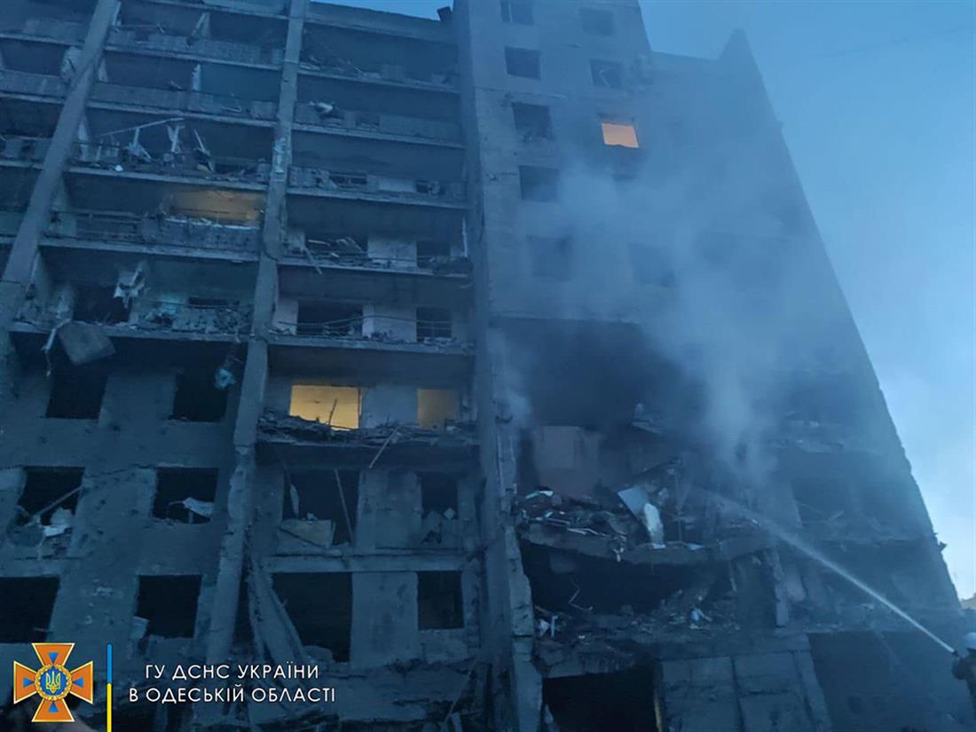 Ουκρανία  - Οδυσσός - βομβαρδισμός - πολυκατοικία