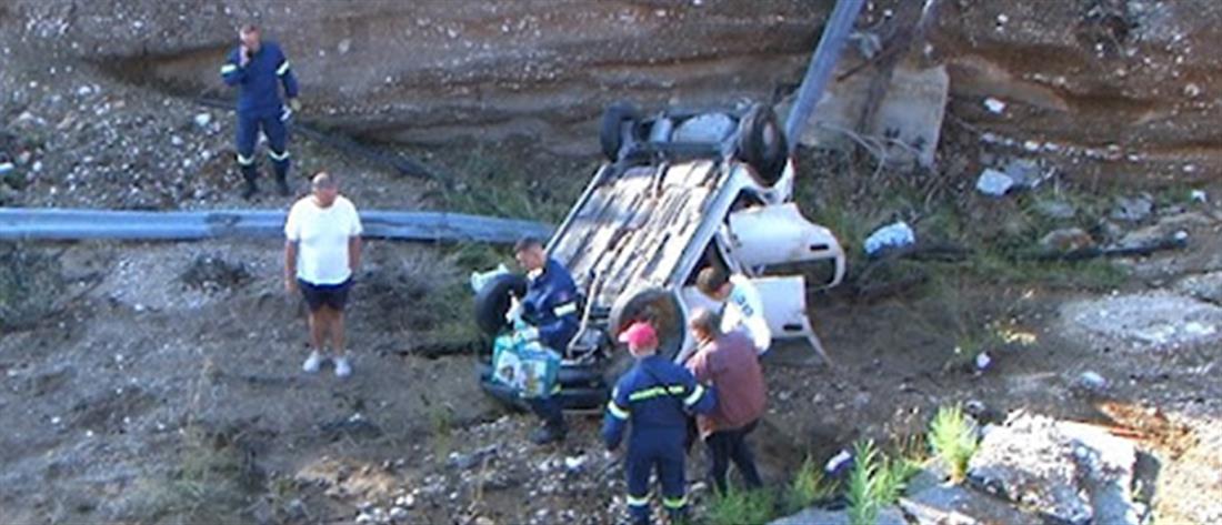 Κινέτα: Αυτοκίνητο έκανε βουτιά 12 μέτρων από κατεστραμμένη γέφυρα (εικόνες)