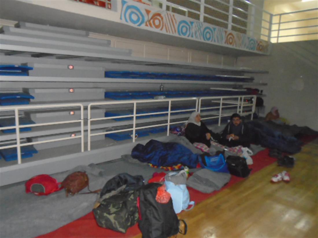 Λευκόβρυση - κλειστό γήπεδο - πρόσφυγες