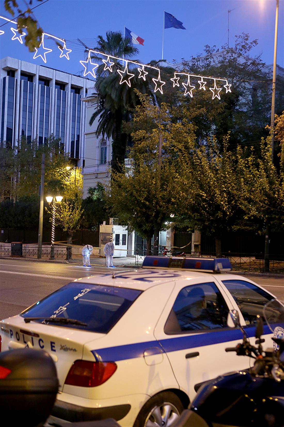 Επίθεση - χειροβομβίδα - Γαλλική Πρεσβεία