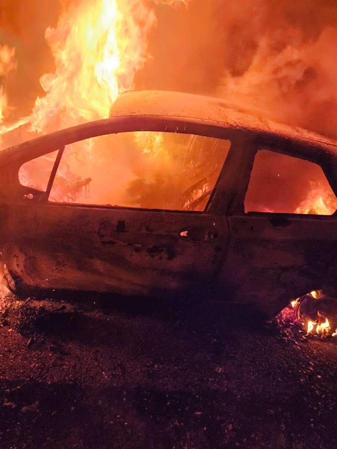 Μάνδρα - δολοφονία - φωτιά - αυτοκίνητο