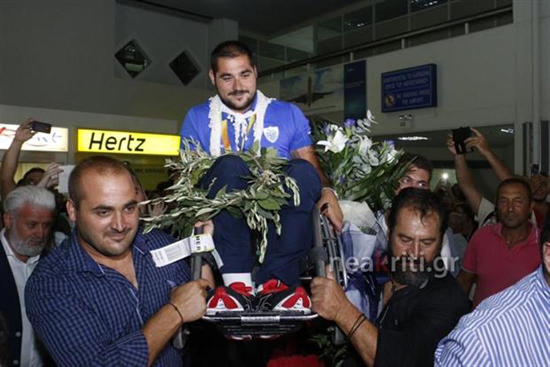 Κρήτη - Ηράκλειο - Μανώλης Στεφανουδάκης - αεροδρόμιο - παραολυμπιονίκης