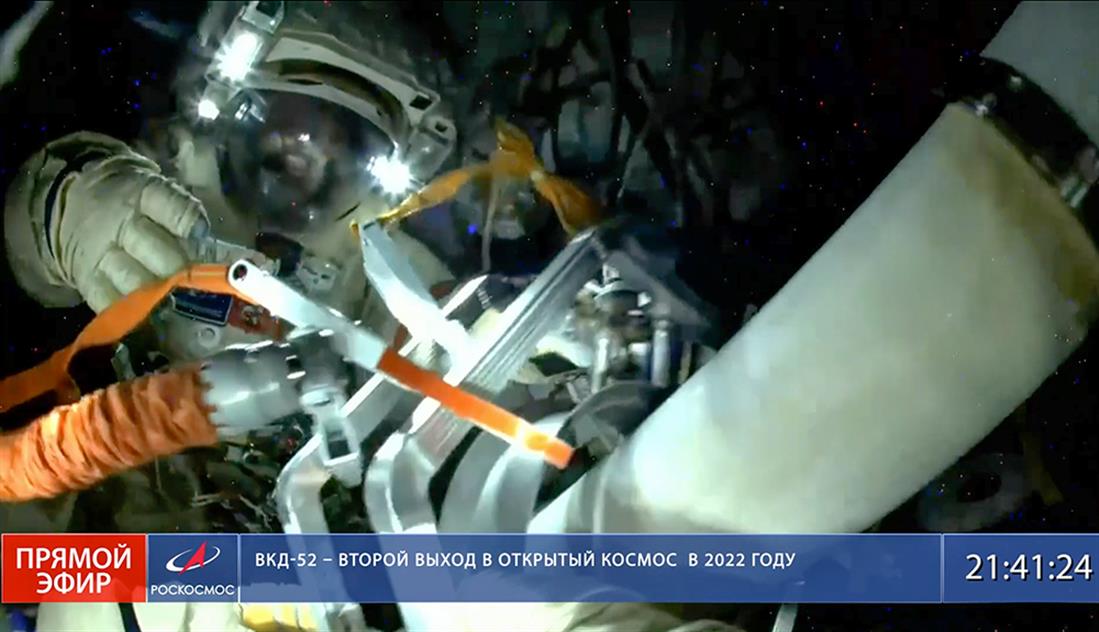 AP - Διάστημα - ρώσοι κοσμοναύτες - ρομποτικός βραχίονας