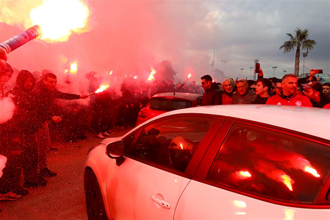 ΕΤΗΣΙΟ ΜΝΗΜΟΣΥΝΟ - ΤΡΑΓΩΔΙΑ 8ης ΦΕΒΡΟΥΑΡΙΟΥ 1981 - ΟΛΥΜΠΙΑΚΟΣ