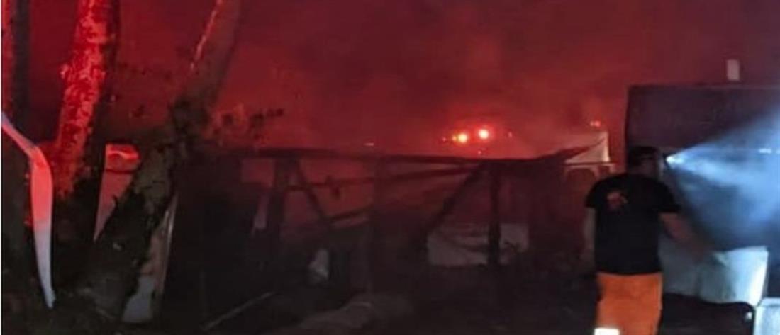 Χαλκιδική: Beach bar κάηκε ολοσχερώς (εικόνες)