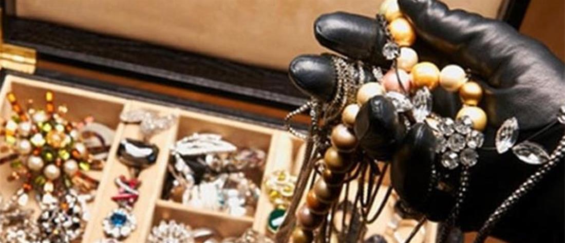Πτολεμαΐδα: ανήλικος έκλεψε κοσμήματα από συγγενείς για να τα πουλήσει
