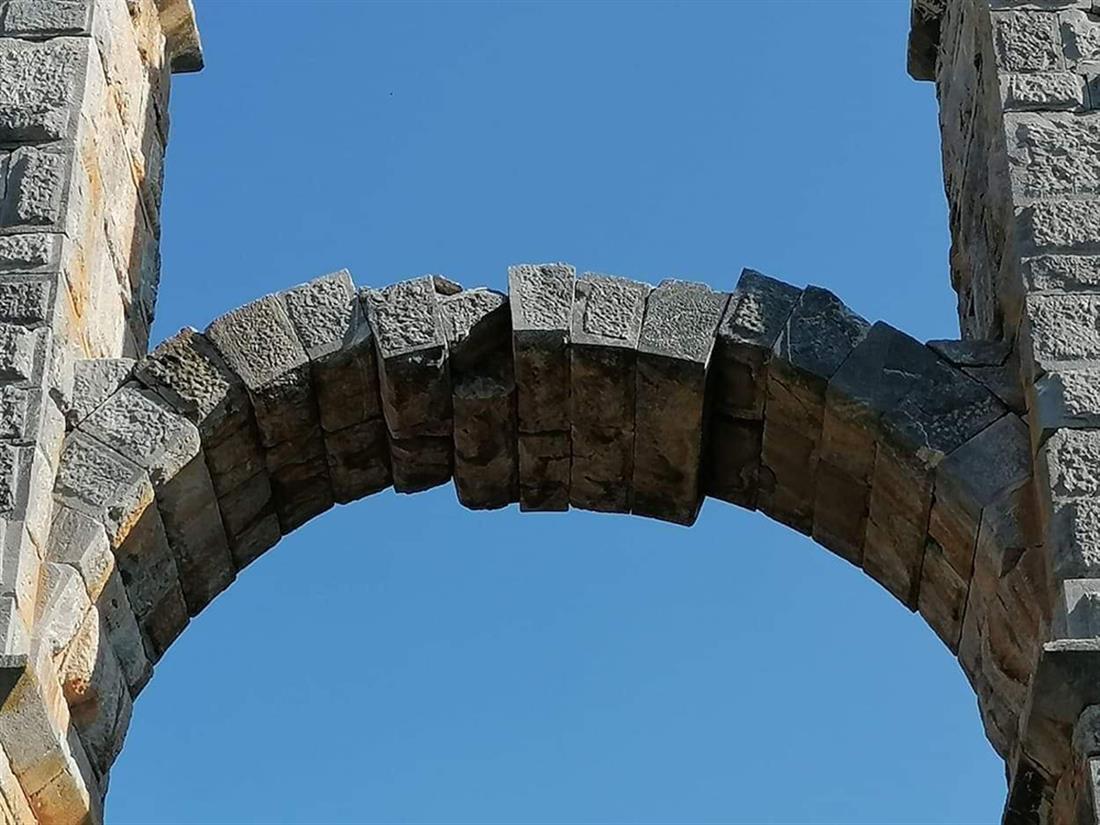 Ρωμαϊκό υδραγωγείο - Μυτιλήνη - Μόρια