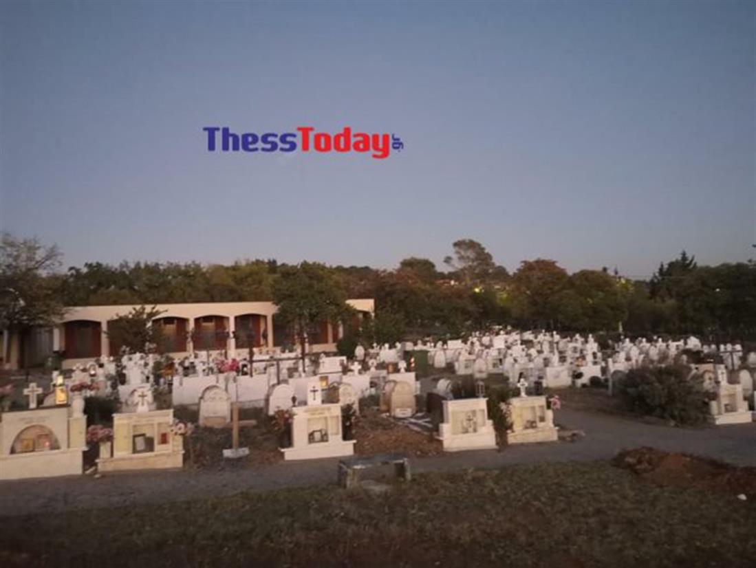 Θεσσαλονίκη - τάφοι - θύματα κορονοϊού