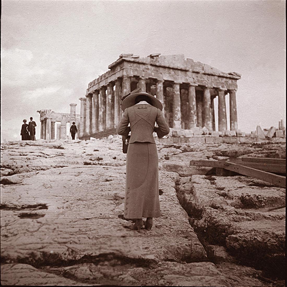 Εθνικό Αρχαιολογικό Μουσείο - έκθεση φωτογραφίας - Άνθρωποι - ερείπια - Αθήνα