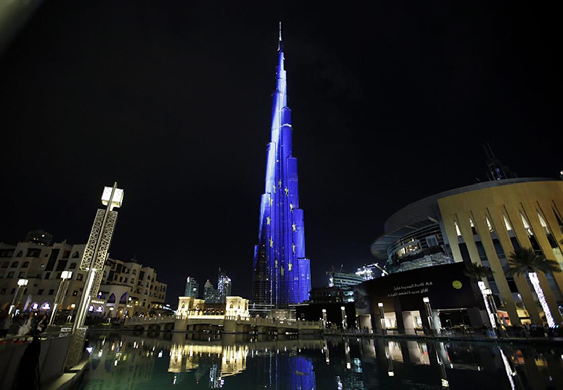Ντουμπάι - Burj Khalifa - Royal Palace - βελγική σημαία - χρώματα
