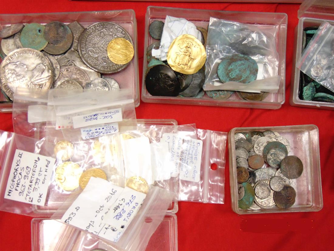 αρχαία - νομίσματα - σύλληψη - Δράμα