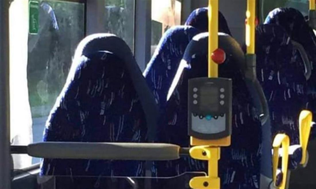 Καθίσματα - λεωφορείο - μπούρκες - αντιμεταναστευτική ομάδα