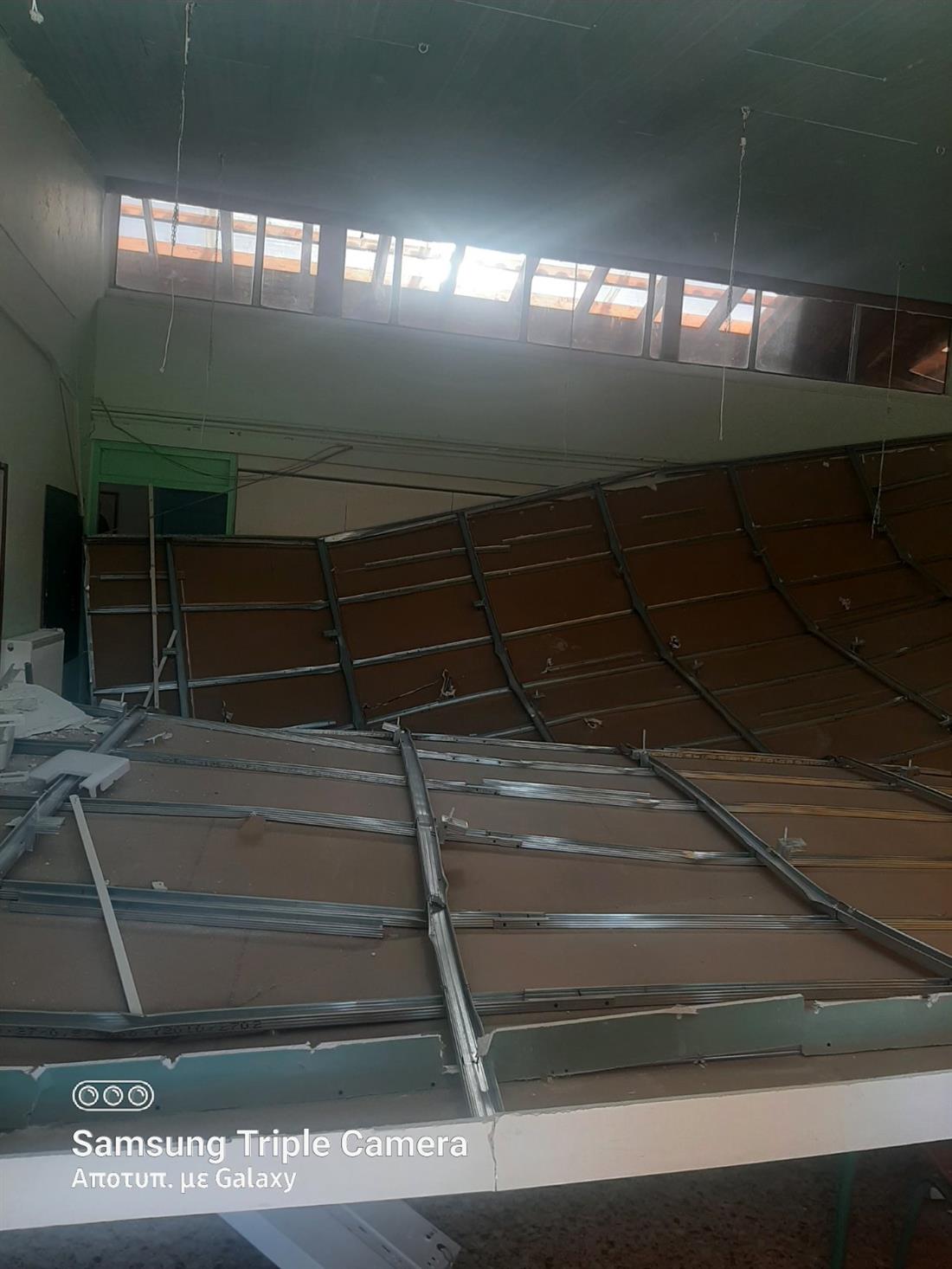 Βαρνάβα - σχολείο - κατάρρευση οροφής