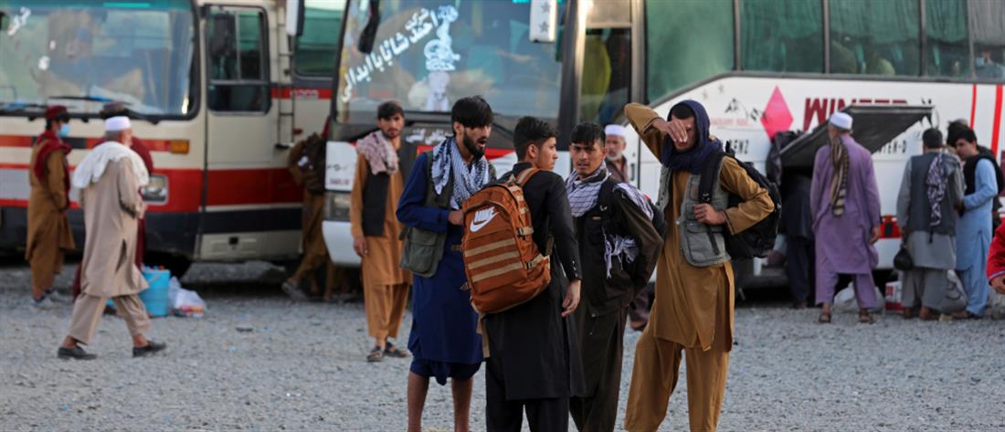 Αφγανιστάν: απεγκλωβισμός ανθρώπων με αεροπλάνα των ΗΠΑ